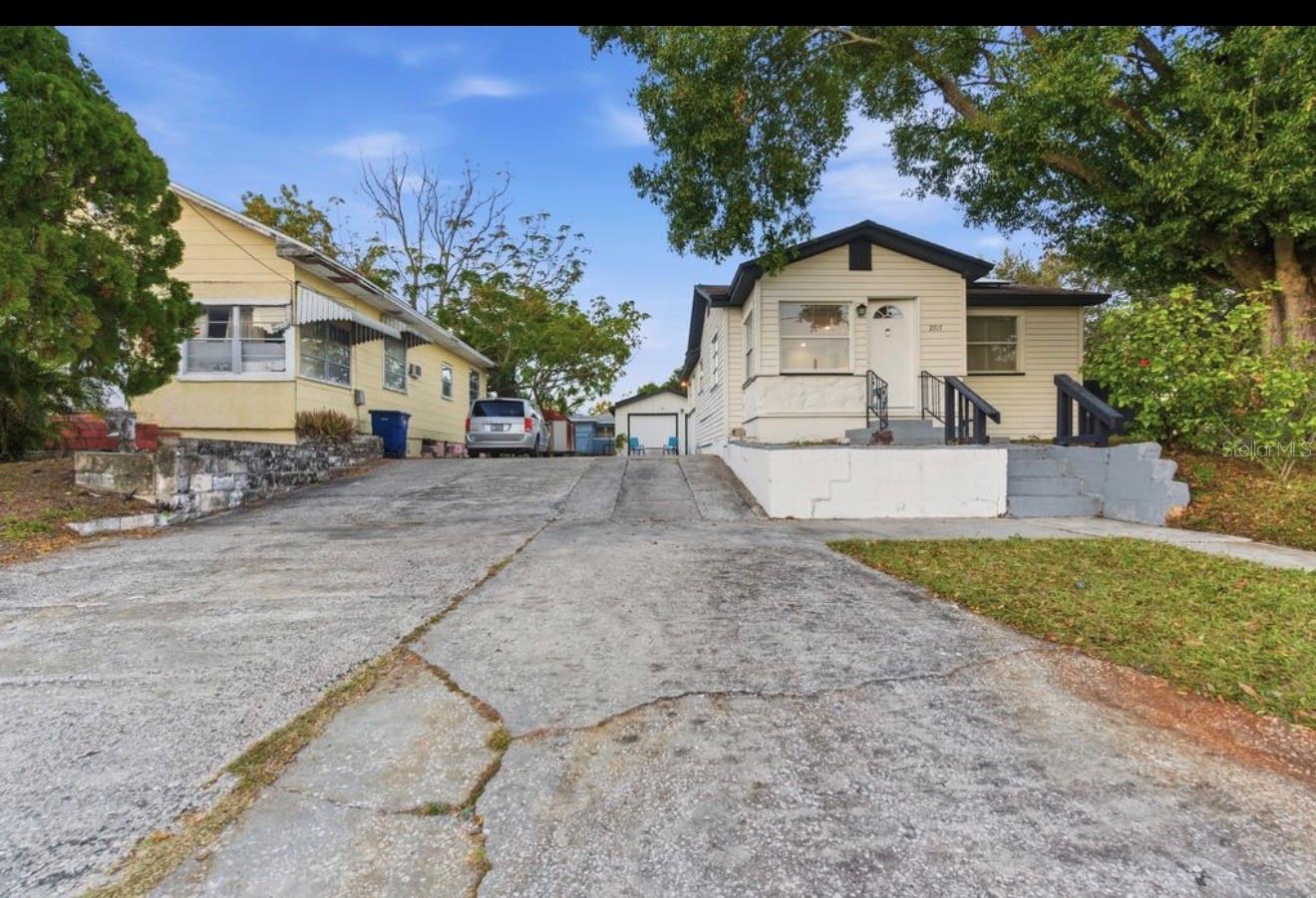 2717 W CHERRY ST Property Photo 1