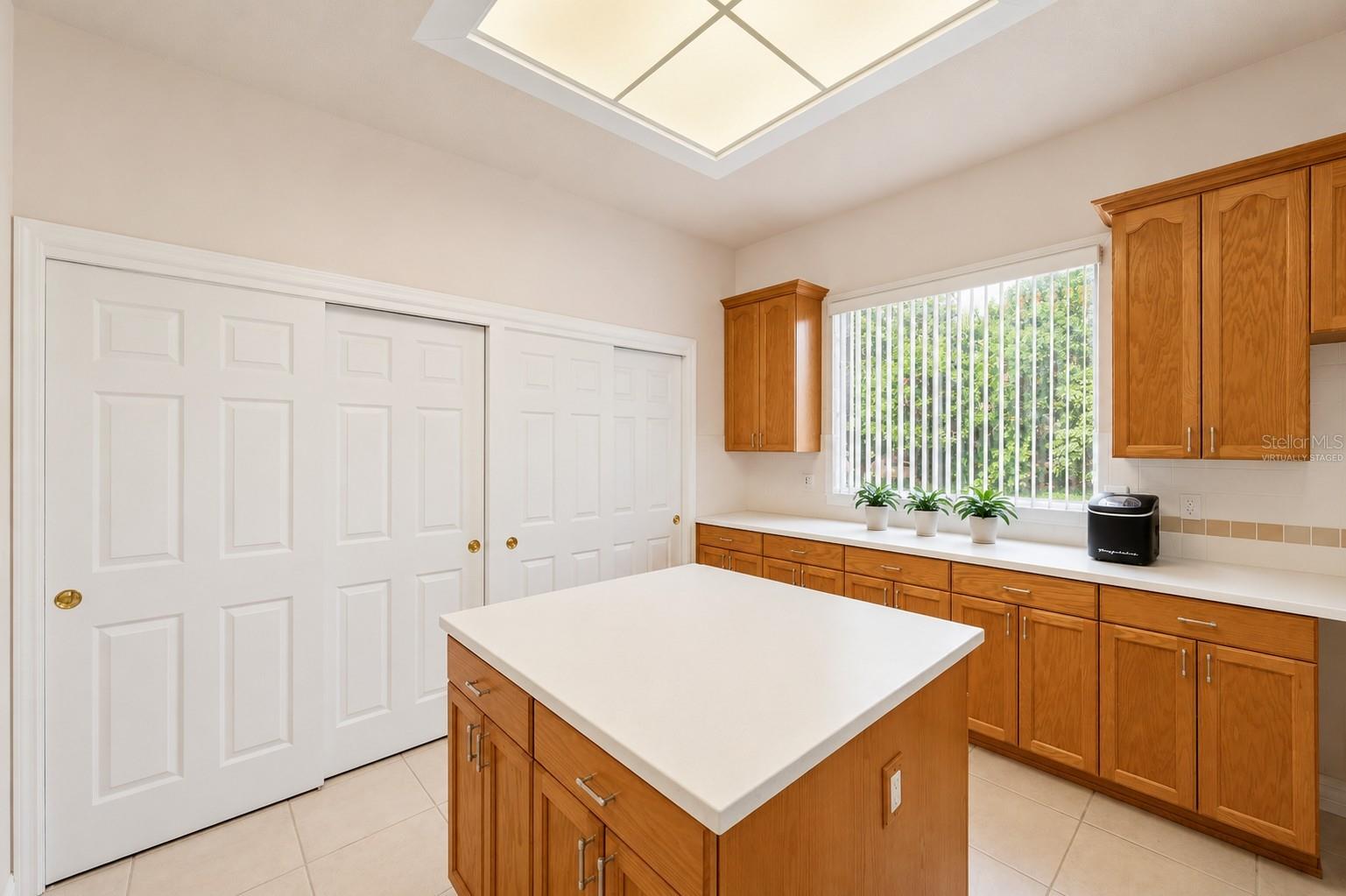 13750 Dowling Ln Property Photo 12