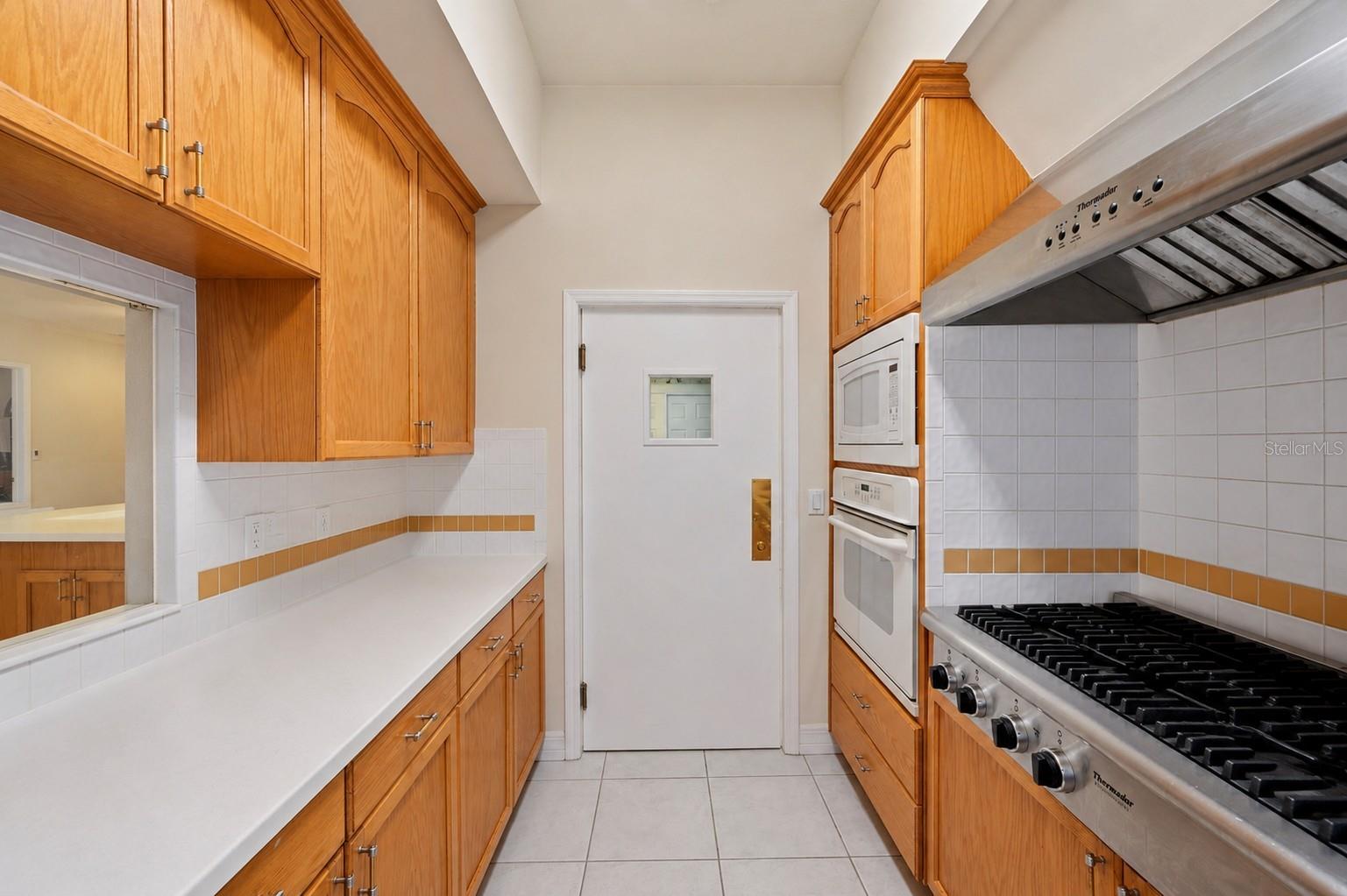 13750 Dowling Ln Property Photo 14