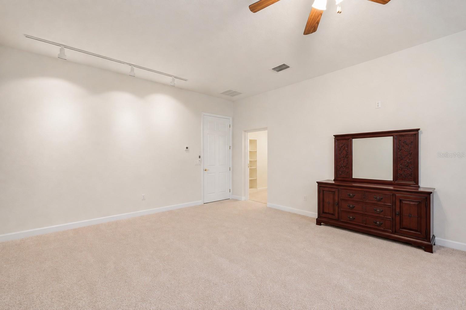13750 Dowling Ln Property Photo 17