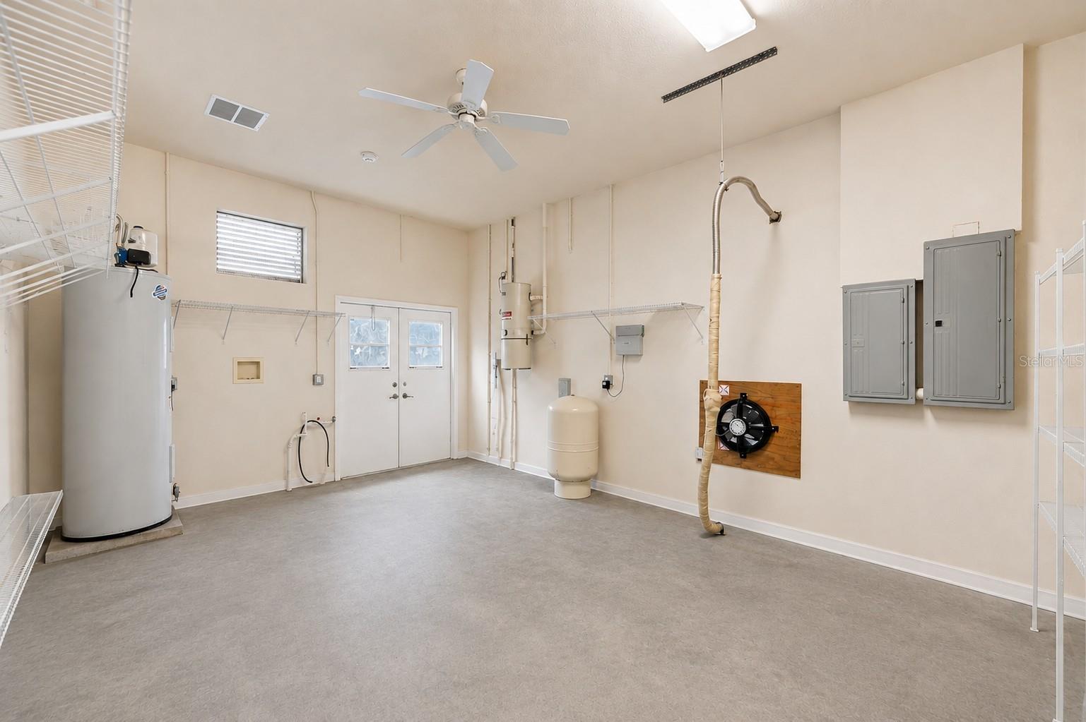 13750 Dowling Ln Property Photo 32