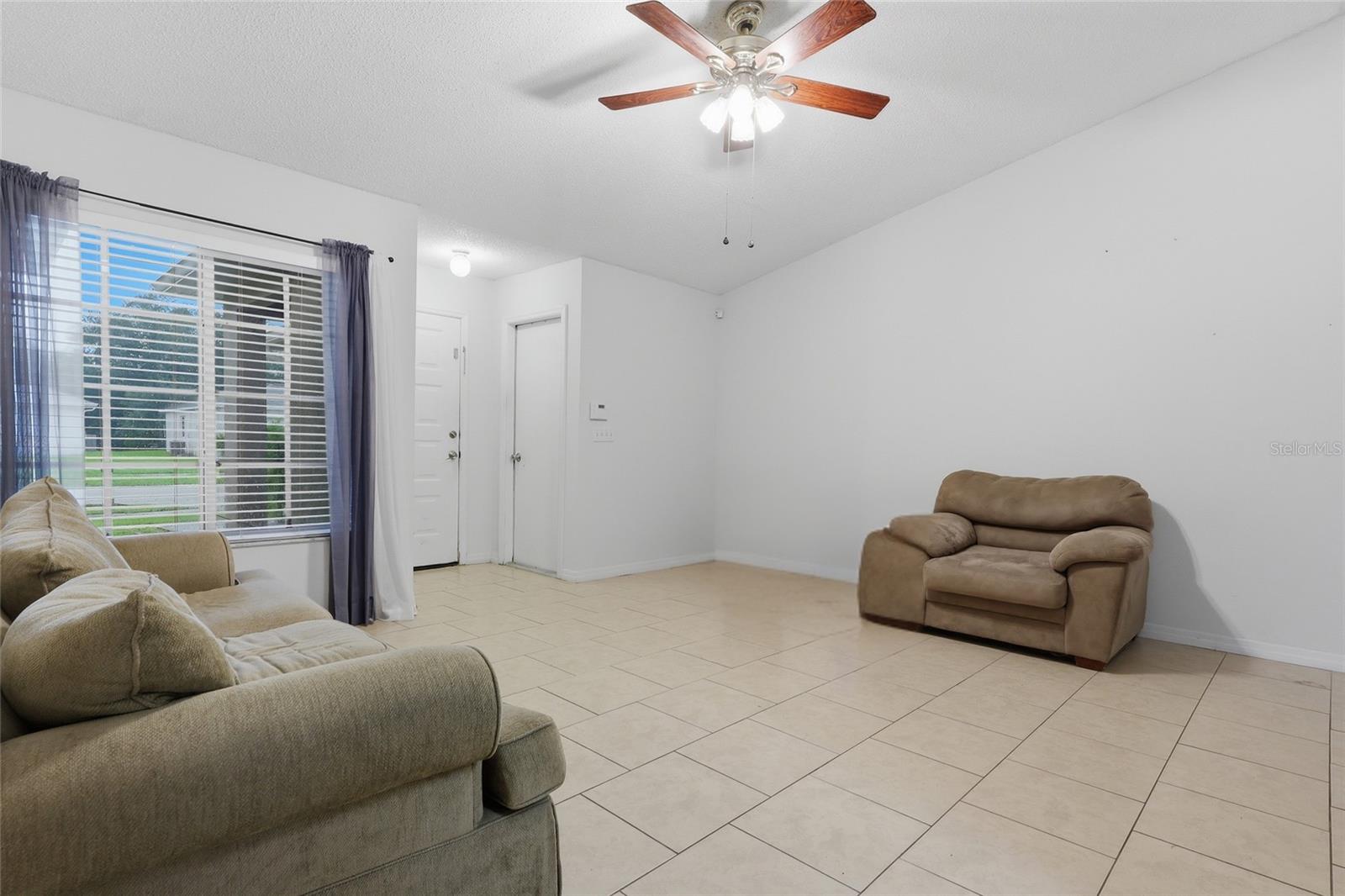 1210 Blufield Ave Property Photo 9