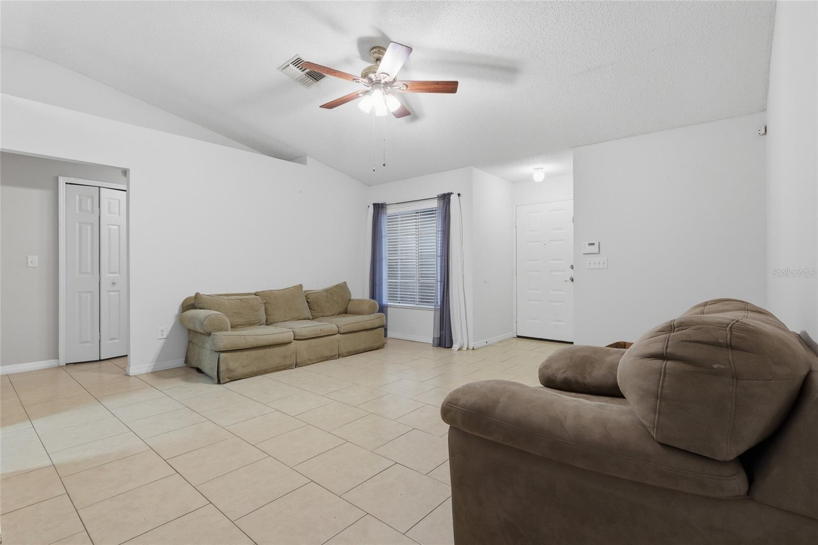 1210 Blufield Ave Property Photo 10