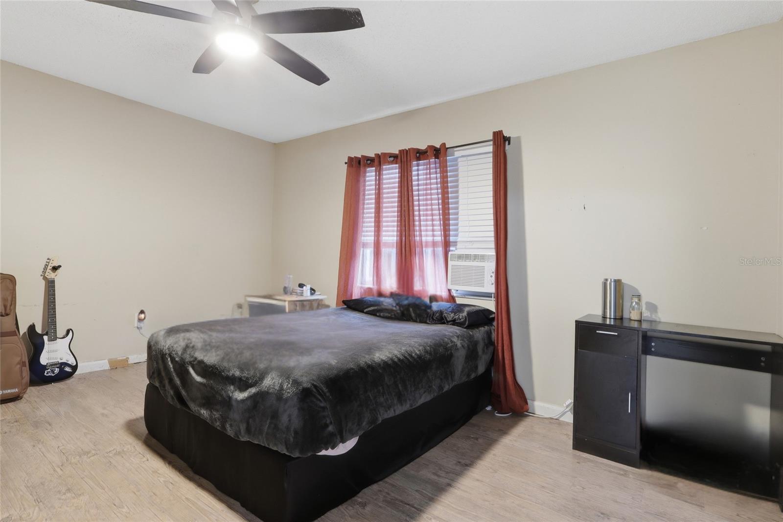 1210 Blufield Ave Property Photo 12