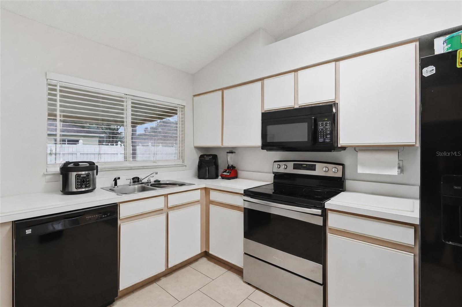 1210 Blufield Ave Property Photo 16