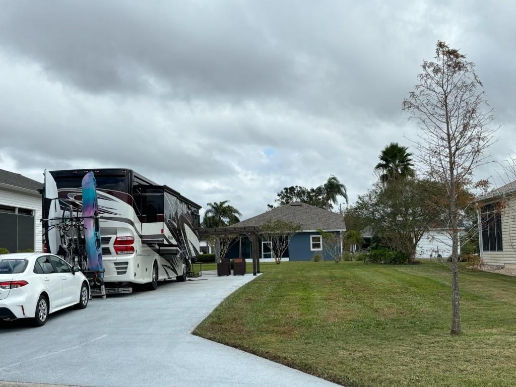 1098 Motorcoach Dr Property Photo 1