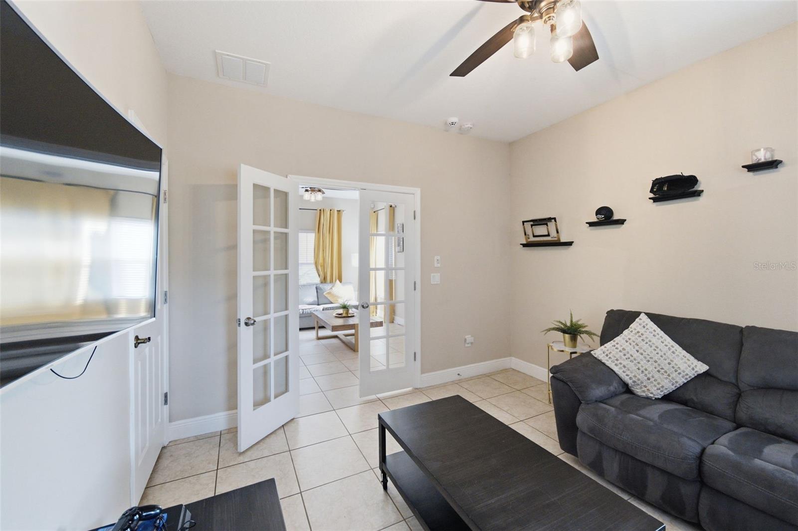 205 E Kirby St Property Photo 11