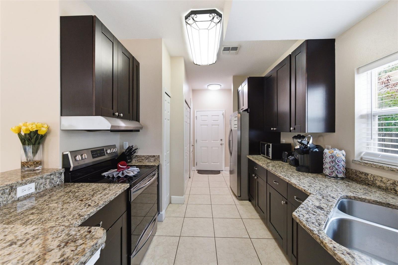 205 E Kirby St Property Photo 12