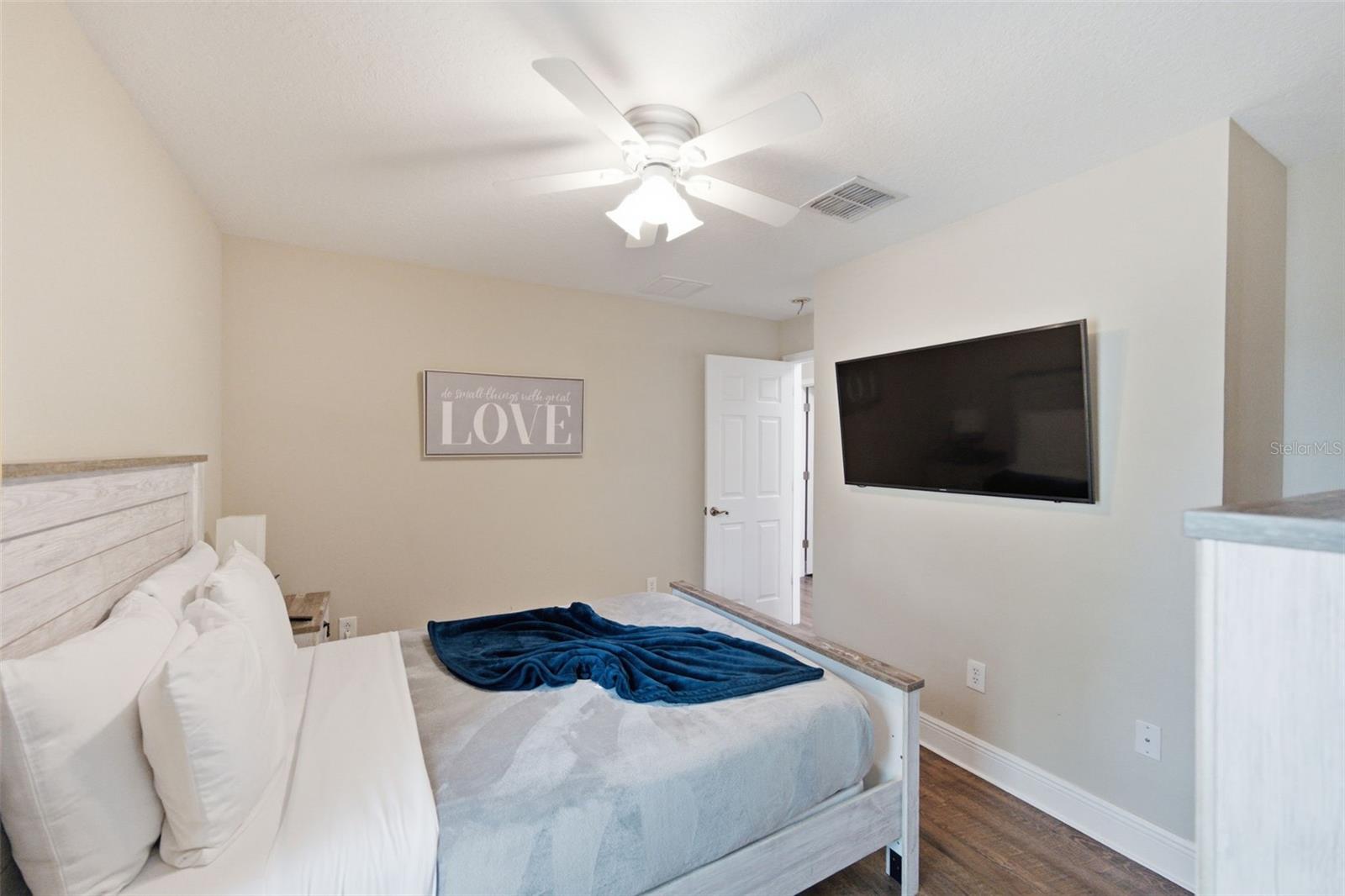 205 E Kirby St Property Photo 19