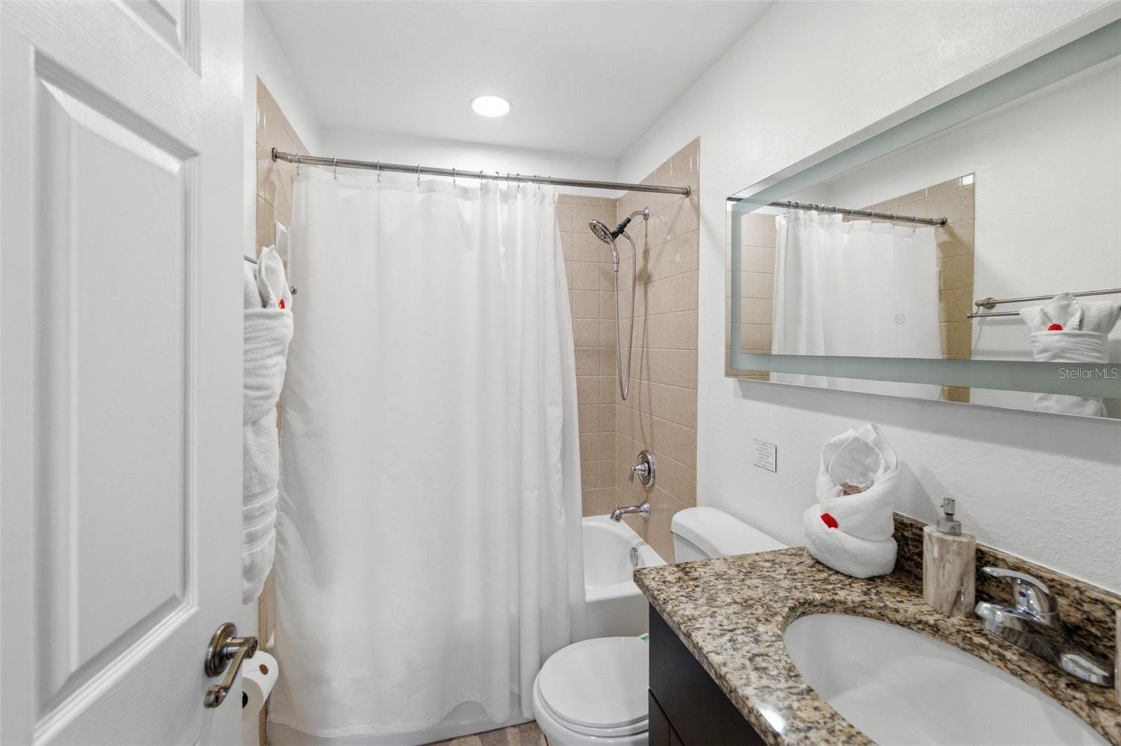 205 E Kirby St Property Photo 25