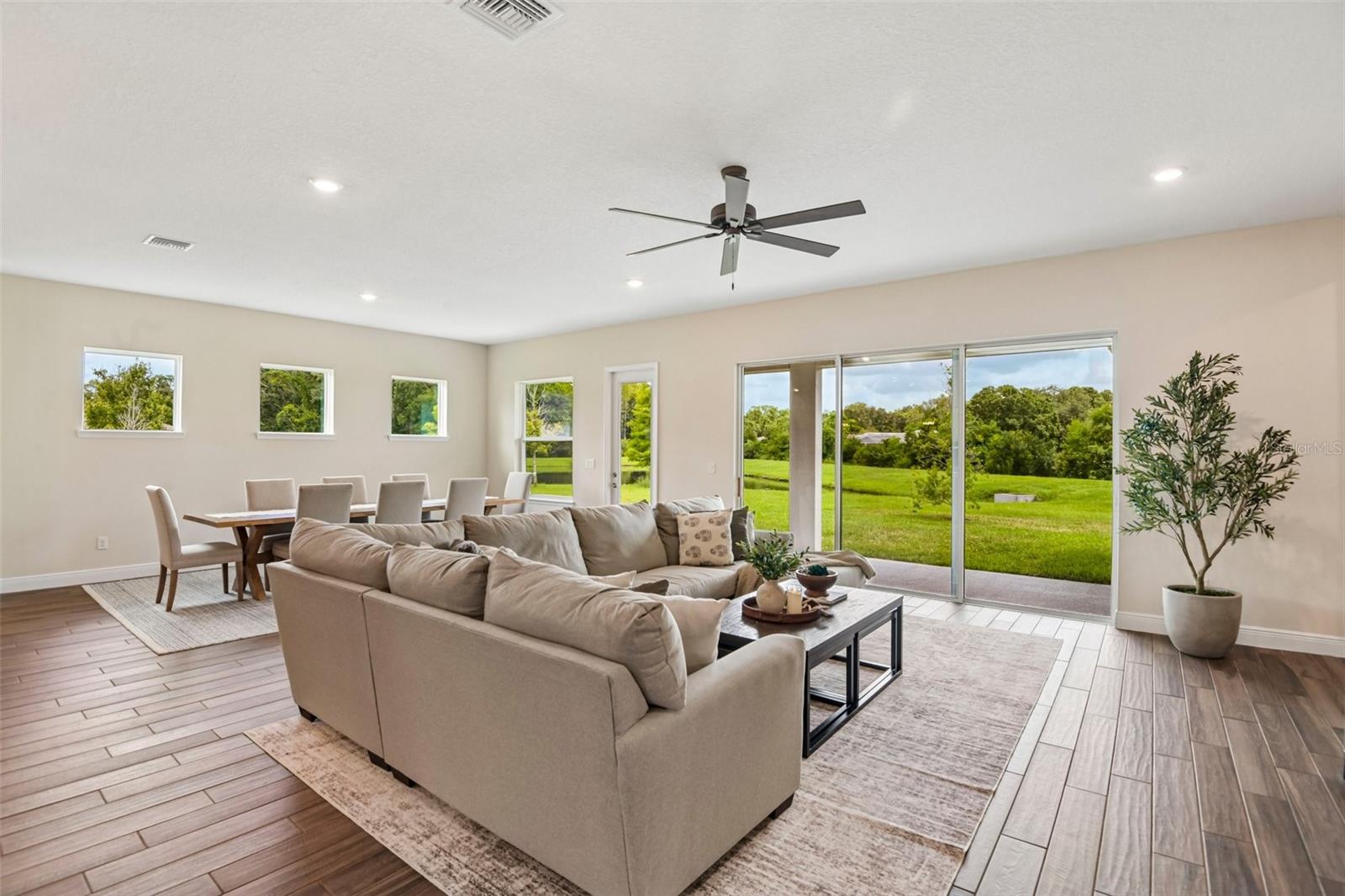 7510 Ashbrooke Pine Loop Property Photo 7