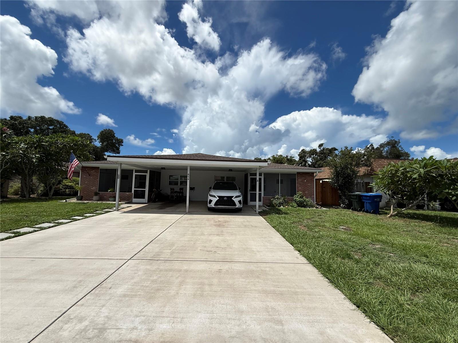 674 HERITAGE LN #A Property Photo 1