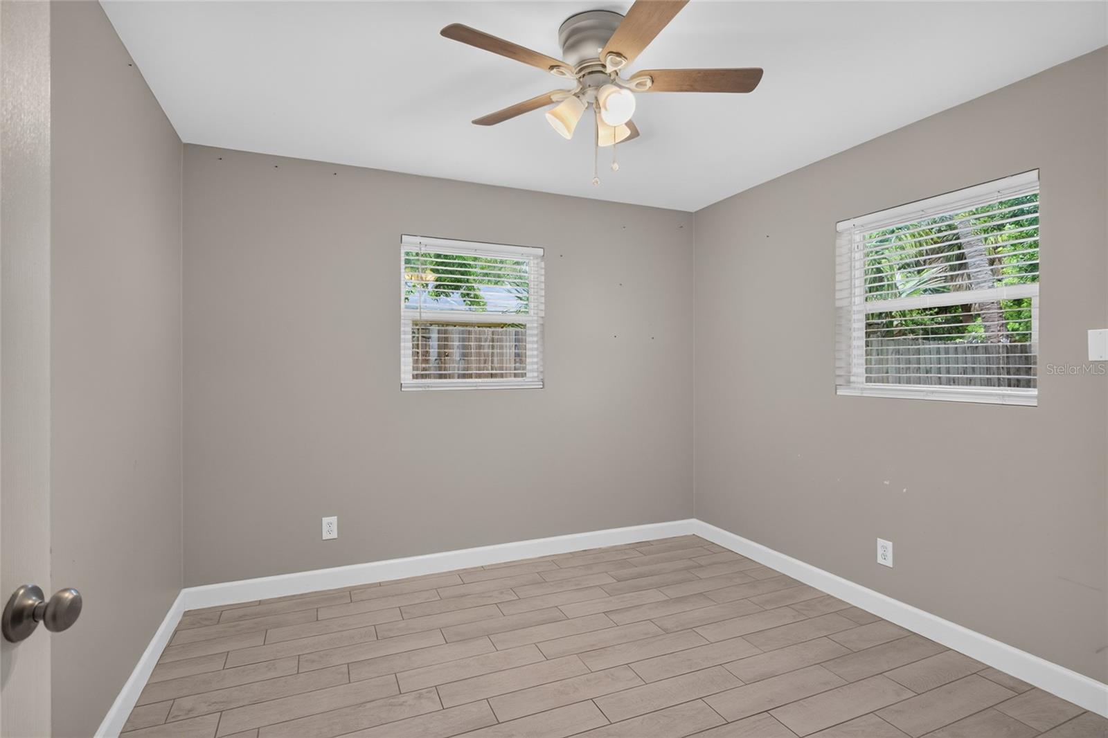 1610 N Lois Ave Property Photo 12
