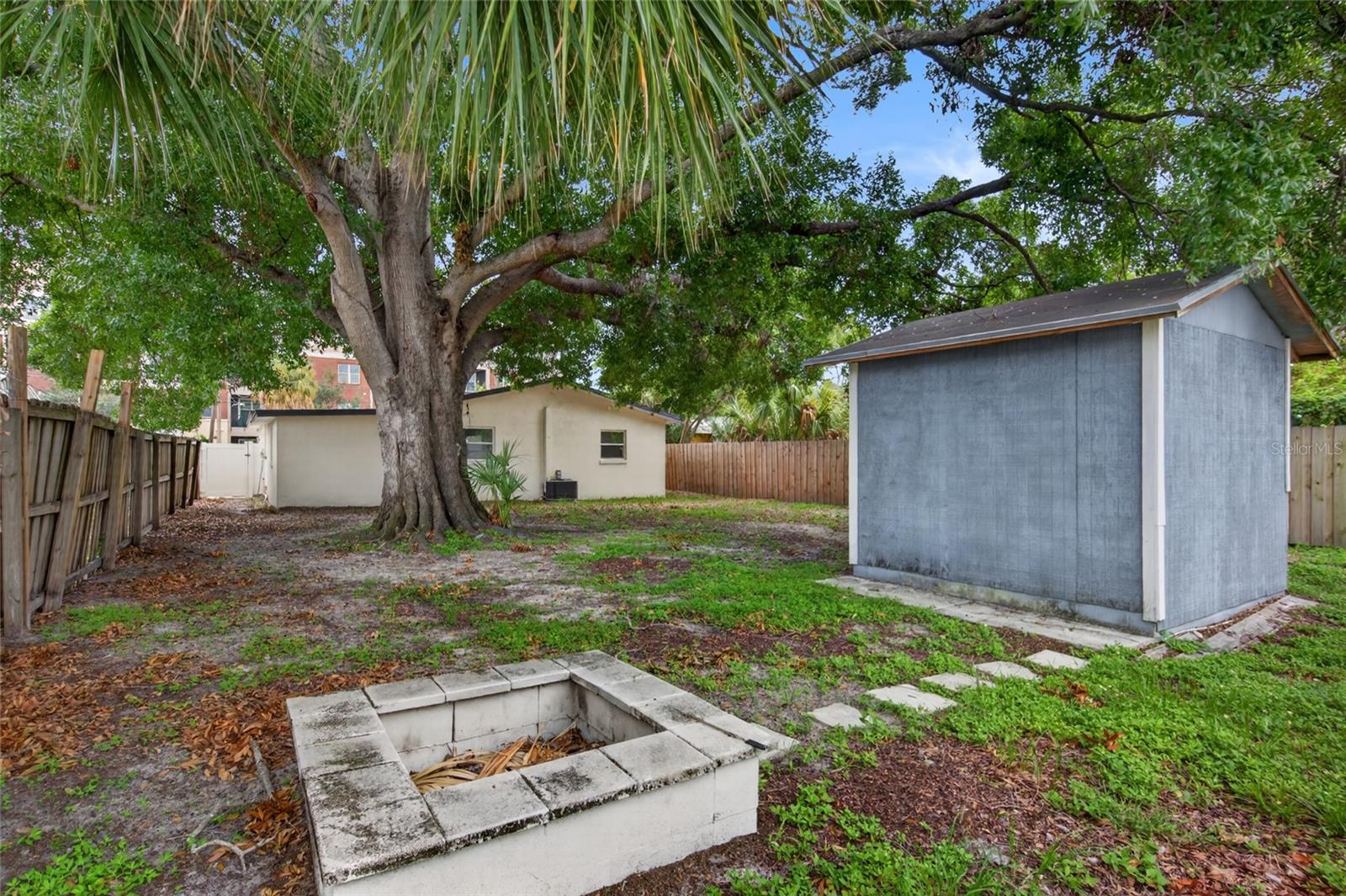 1610 N Lois Ave Property Photo 24