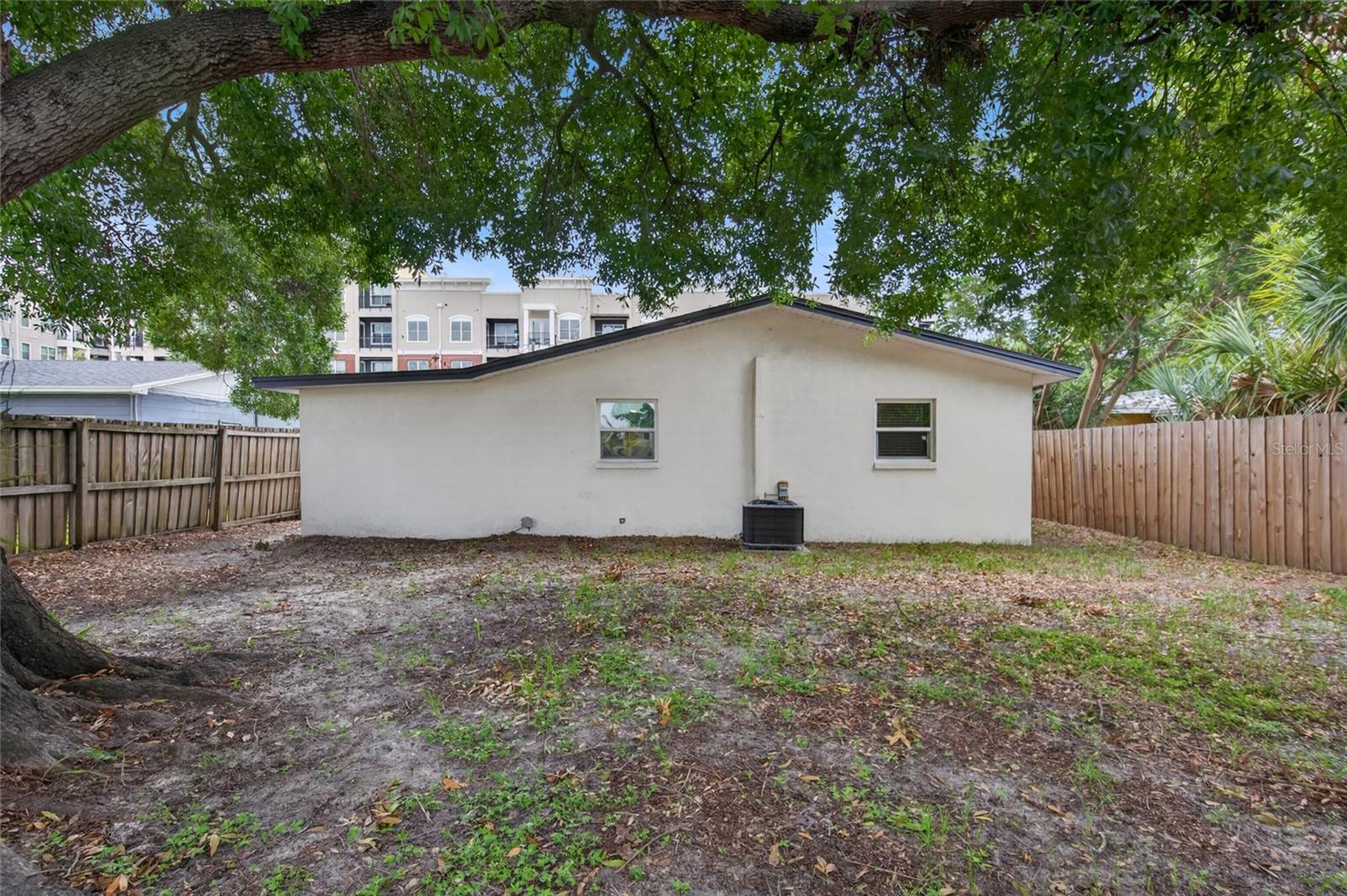 1610 N Lois Ave Property Photo 25