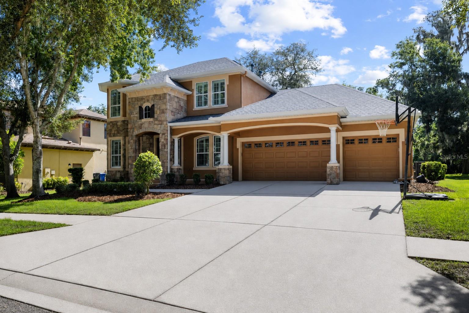 15910 Ternglade Dr Property Photo 4