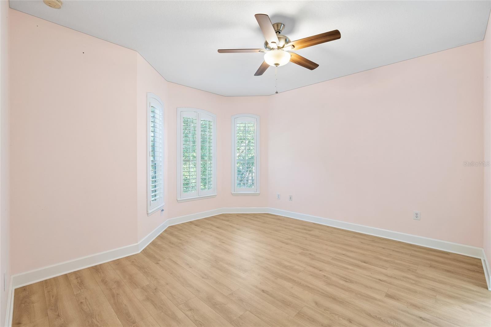 15910 Ternglade Dr Property Photo 54