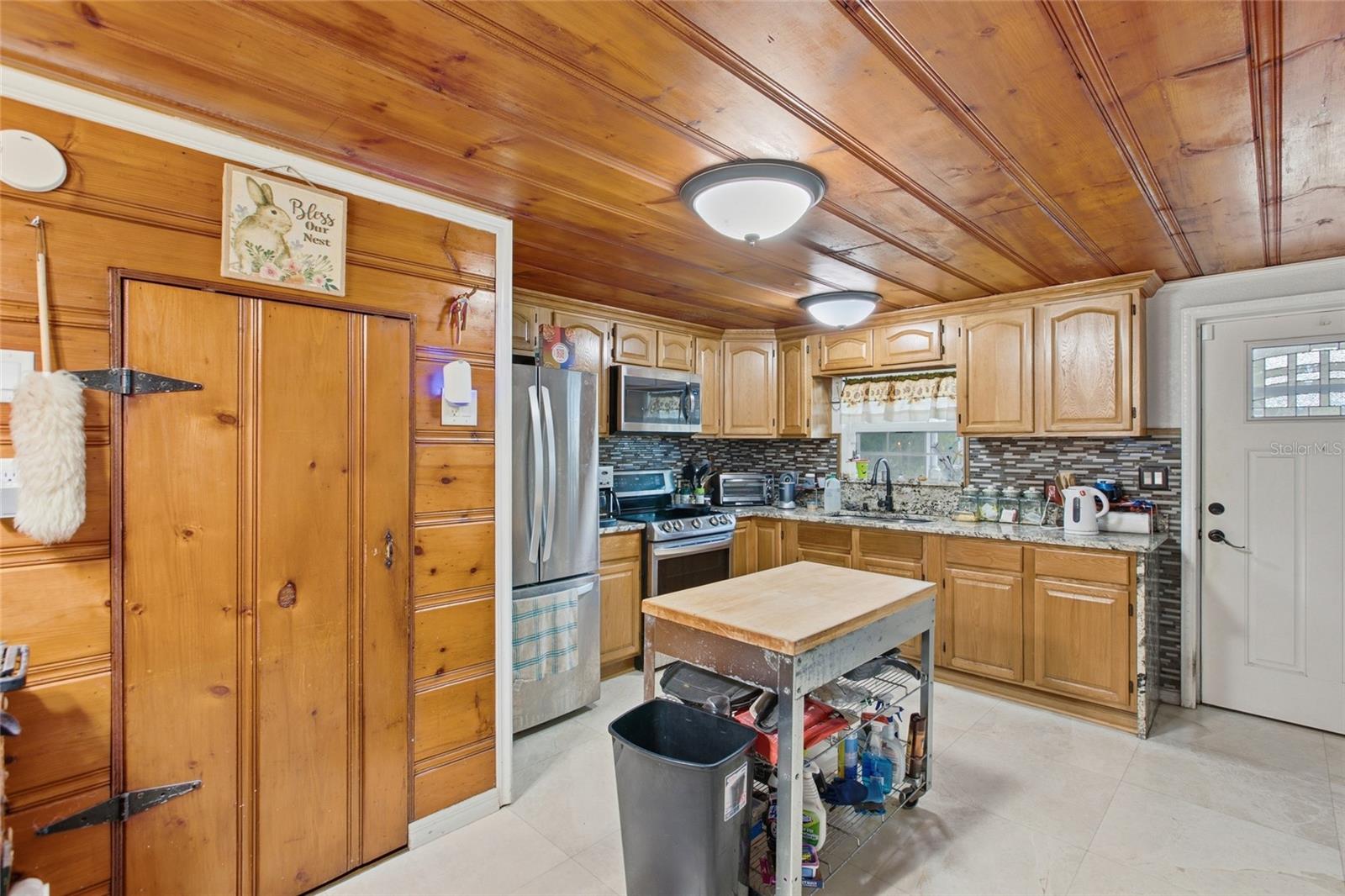 40832 River Rd Property Photo 6