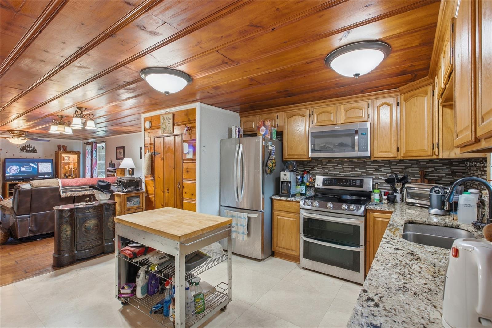 40832 River Rd Property Photo 7