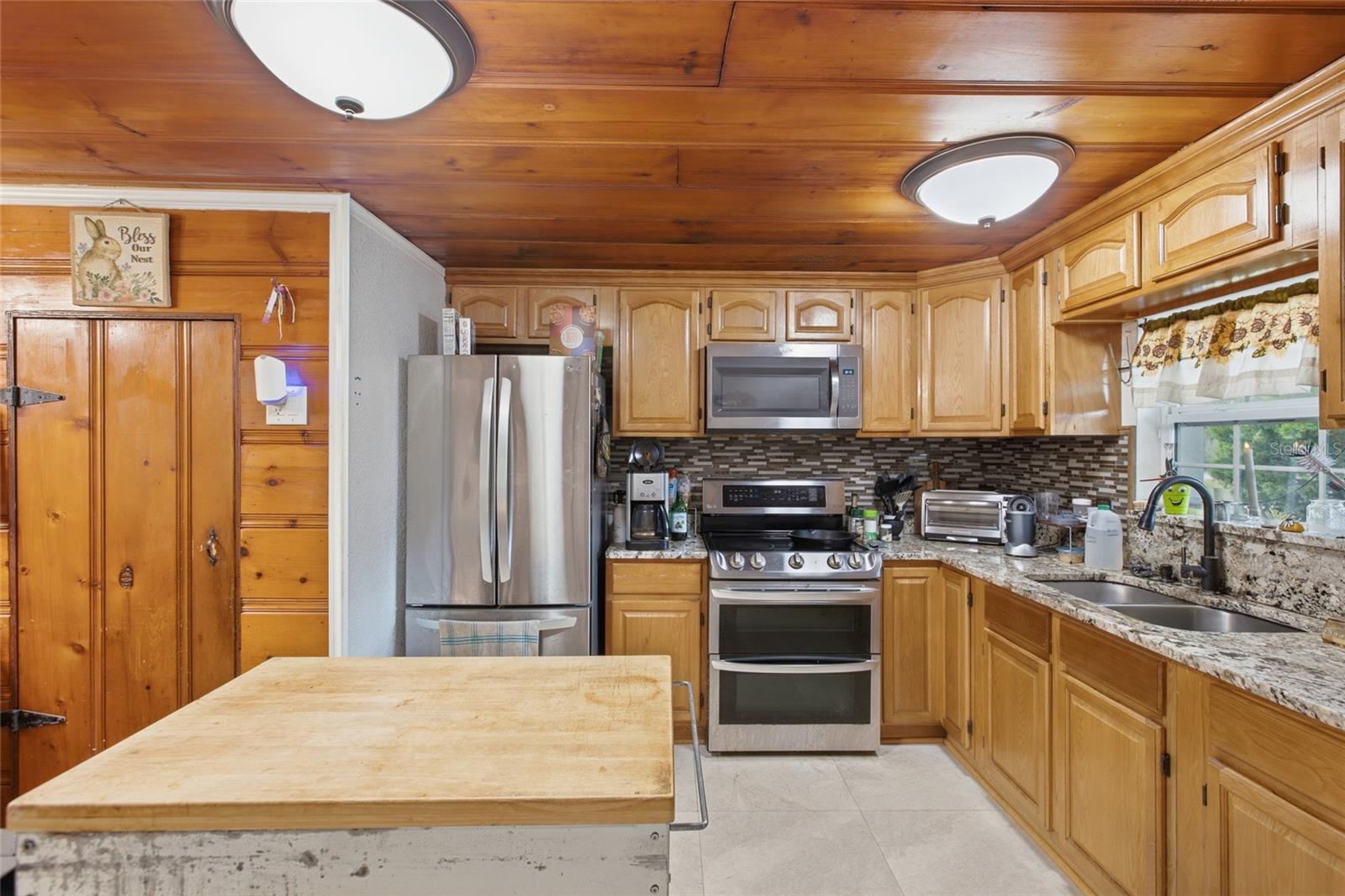 40832 River Rd Property Photo 8