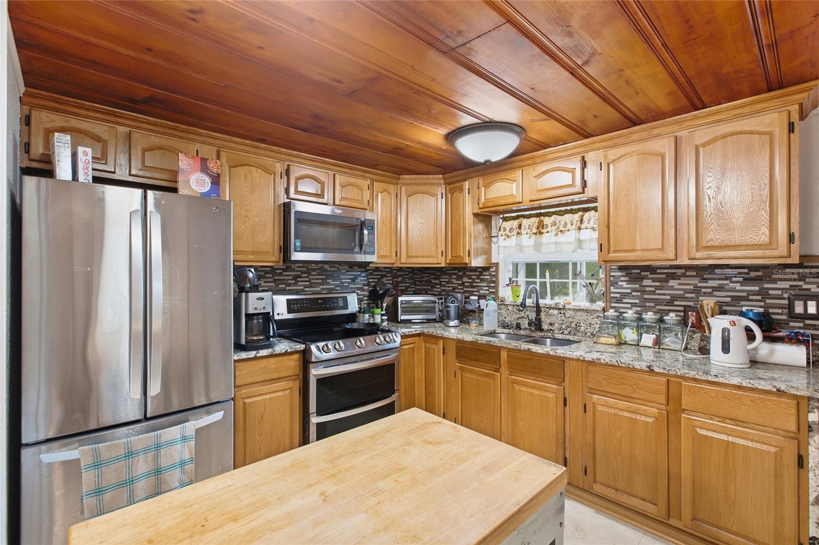 40832 River Rd Property Photo 9