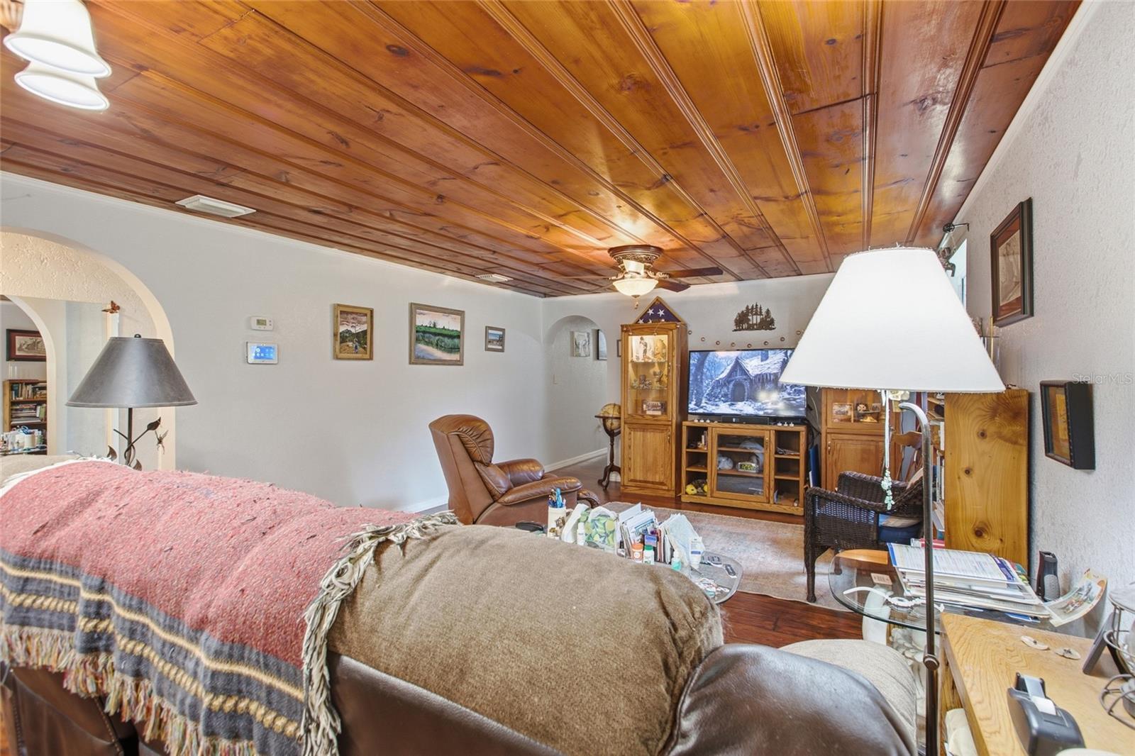 40832 River Rd Property Photo 10