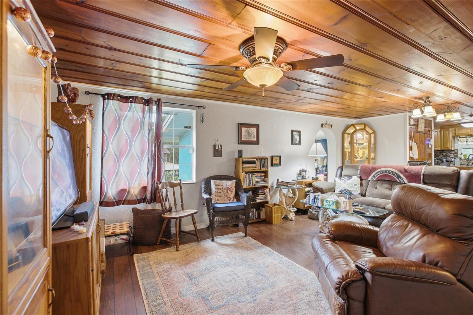 40832 River Rd Property Photo 14