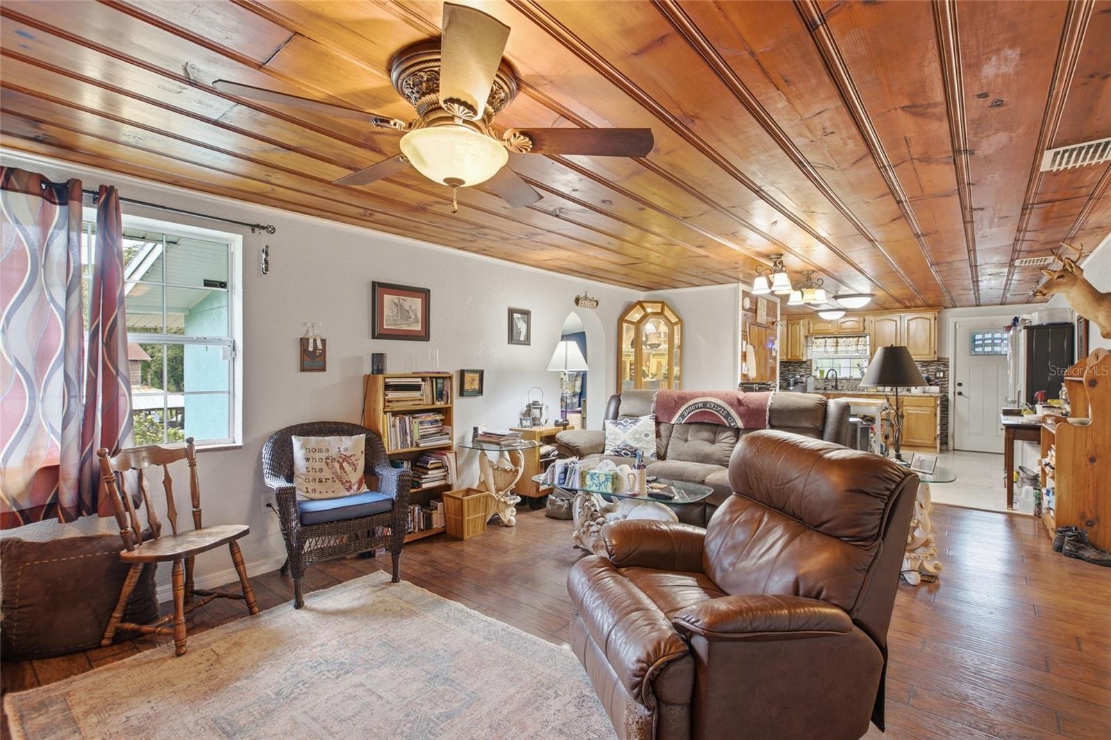 40832 River Rd Property Photo 15
