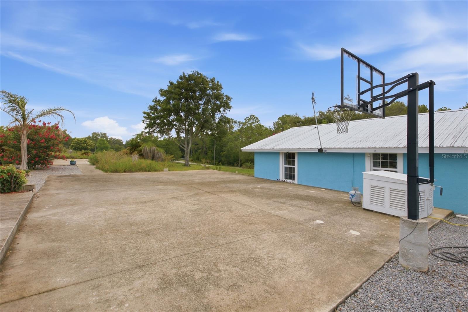 40832 River Rd Property Photo 43