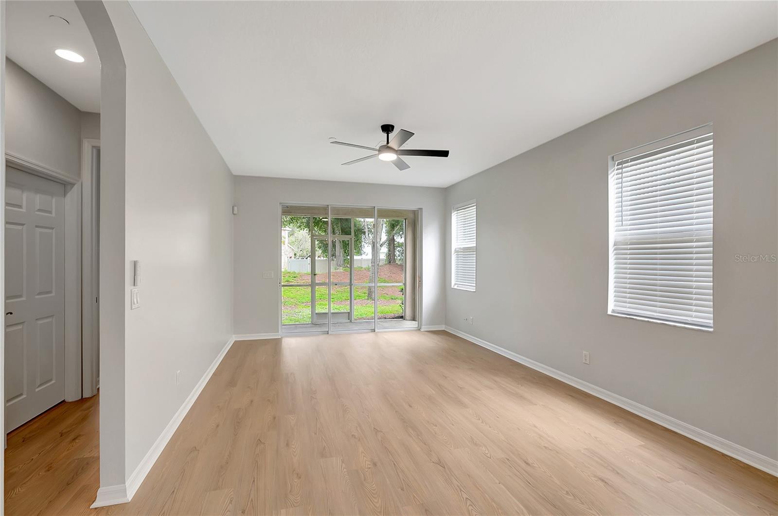 7413 Terrace River Dr Property Photo 10