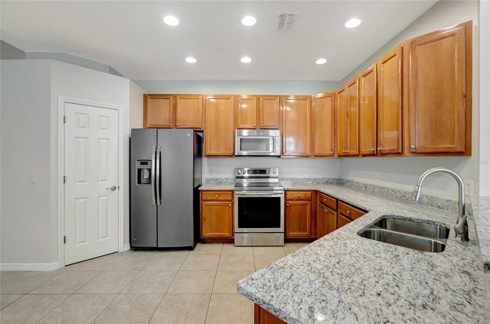 7413 Terrace River Dr Property Photo 13