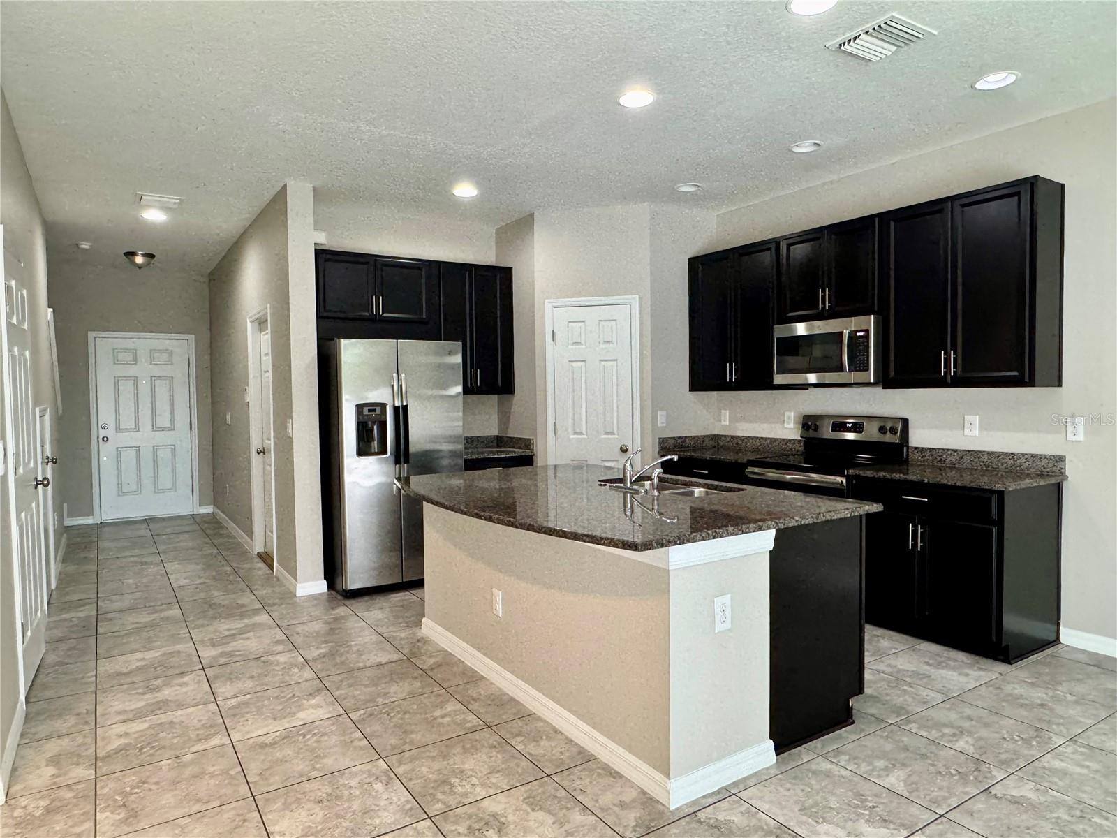 7208 Grand Elm Dr Property Photo 3