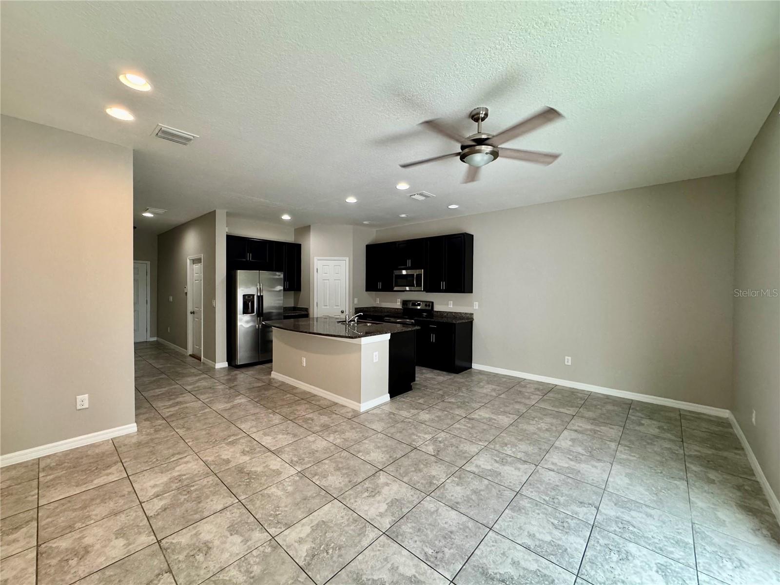 7208 Grand Elm Dr Property Photo 5