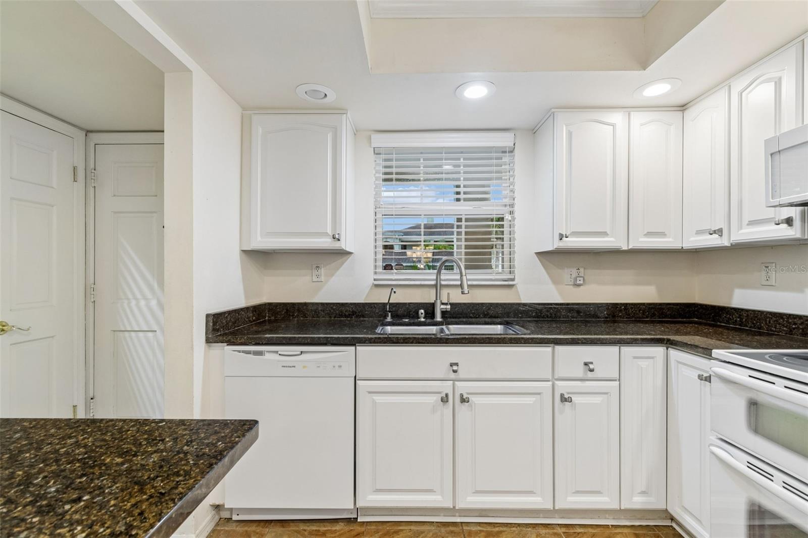 10387 Carrollwood Ln #303 Property Photo 6