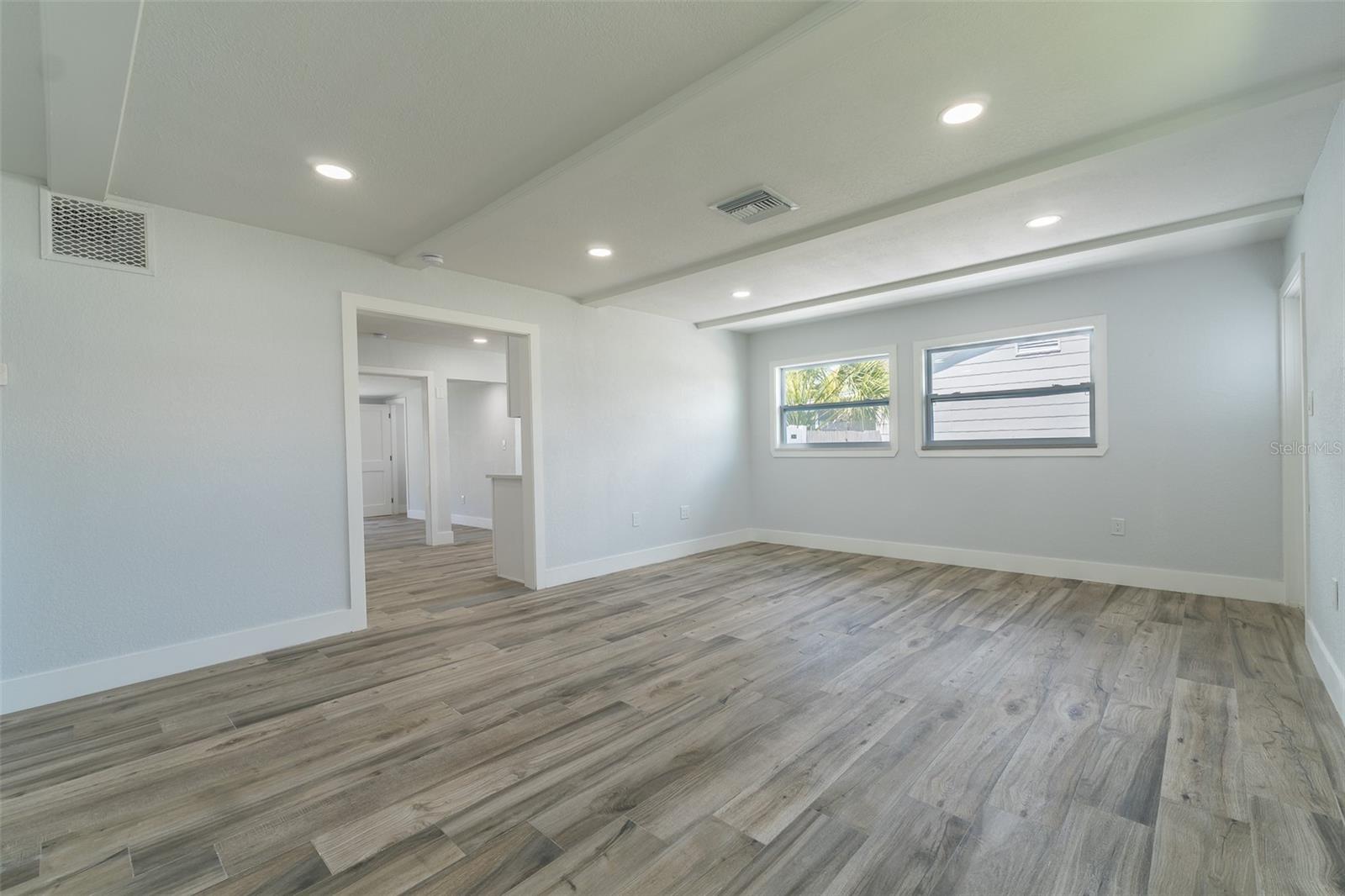 116 85th Ave N Property Photo 5