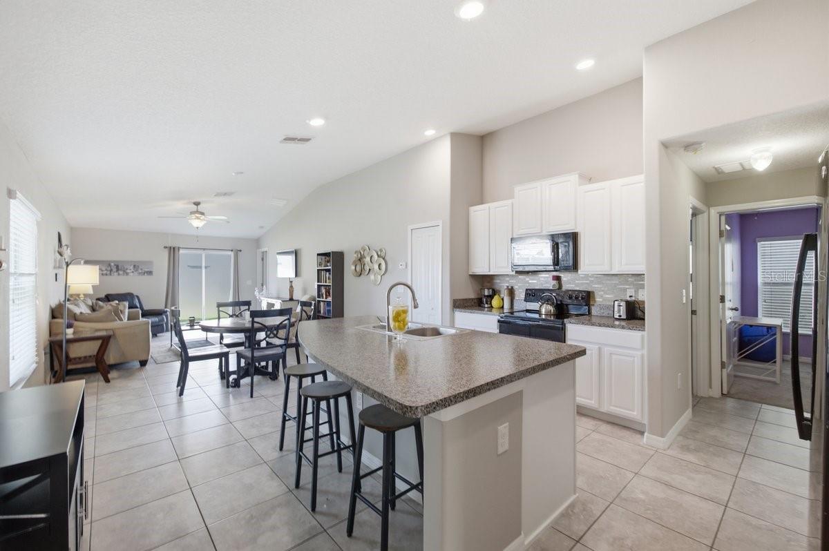 6830 Blue Moon Way Property Photo 5