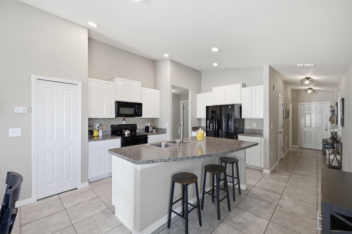 6830 Blue Moon Way Property Photo 6
