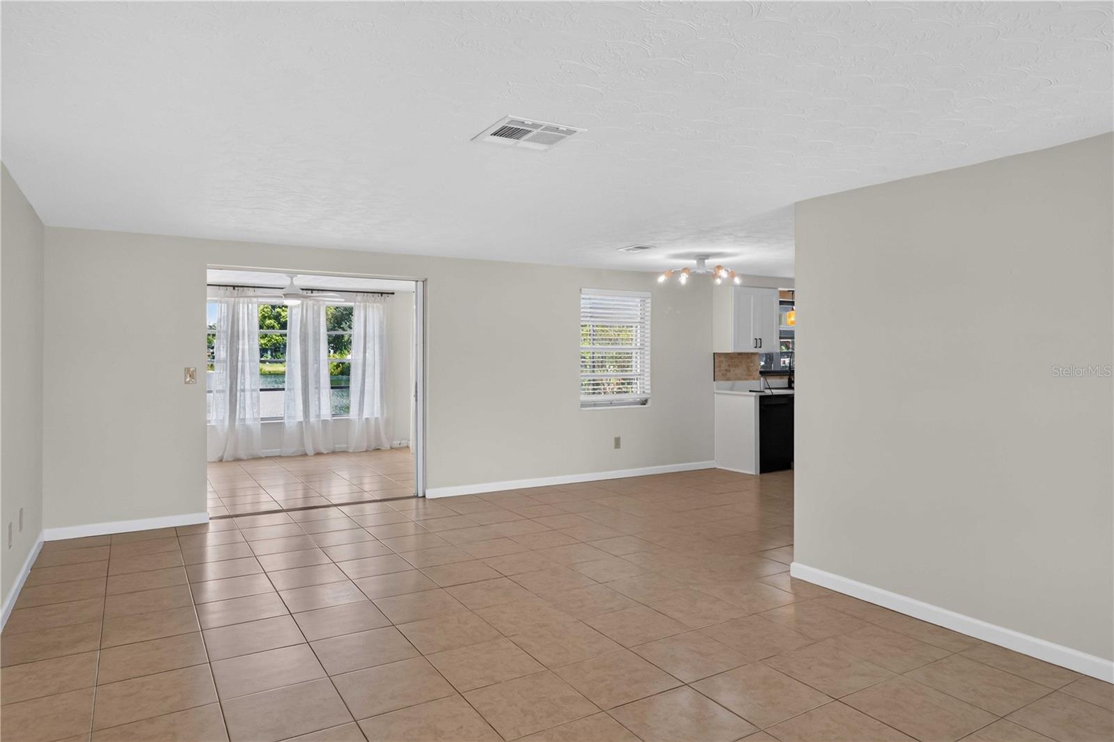 2044 Pamela Dr Property Photo 6