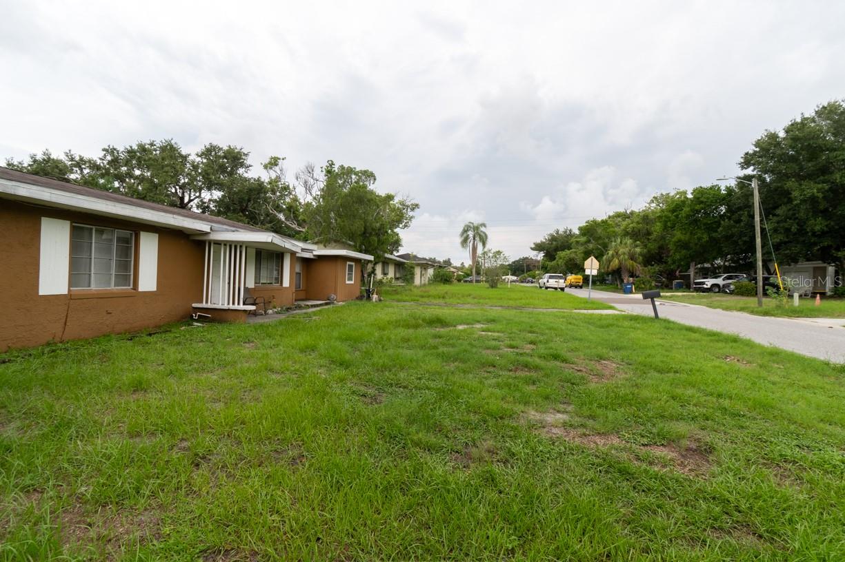 1329 Woodbine St Property Photo 28