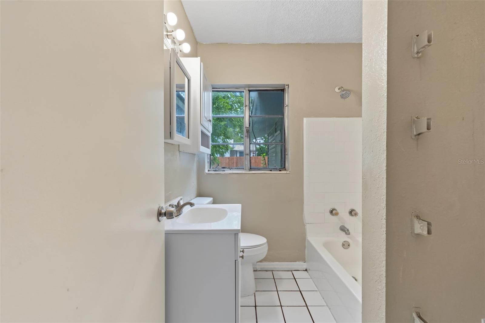 6317 N Central Ave Property Photo 17