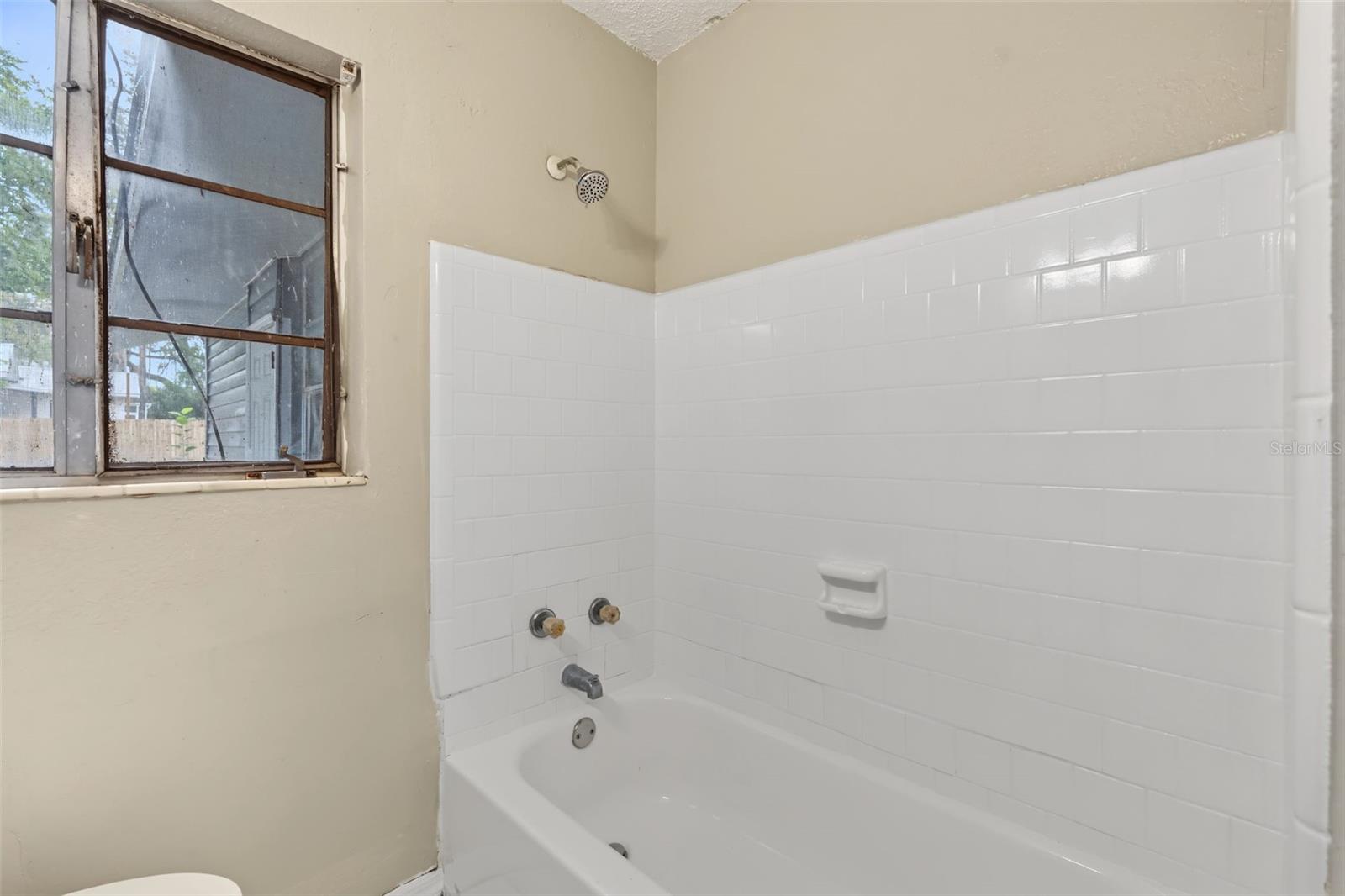 6317 N Central Ave Property Photo 19