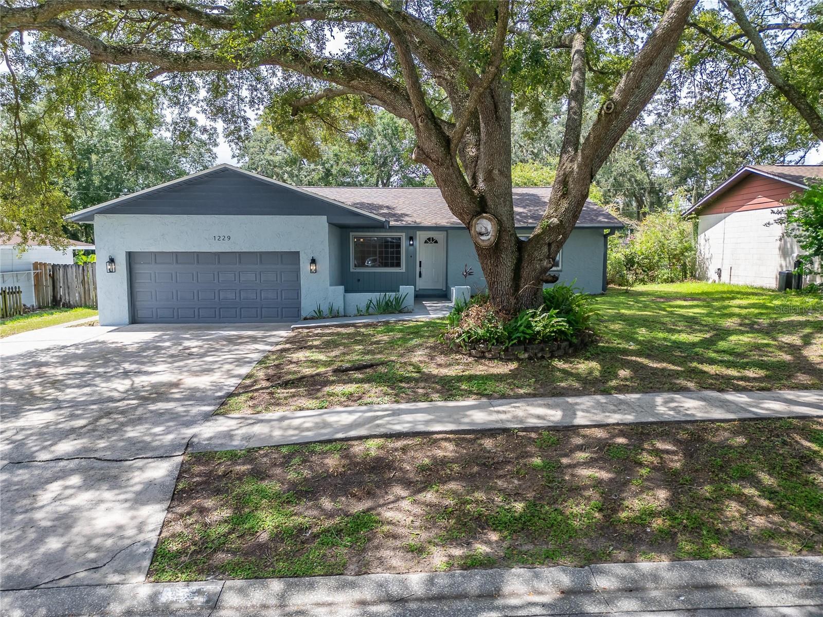 1229 Oak Valley Dr Property Photo 3