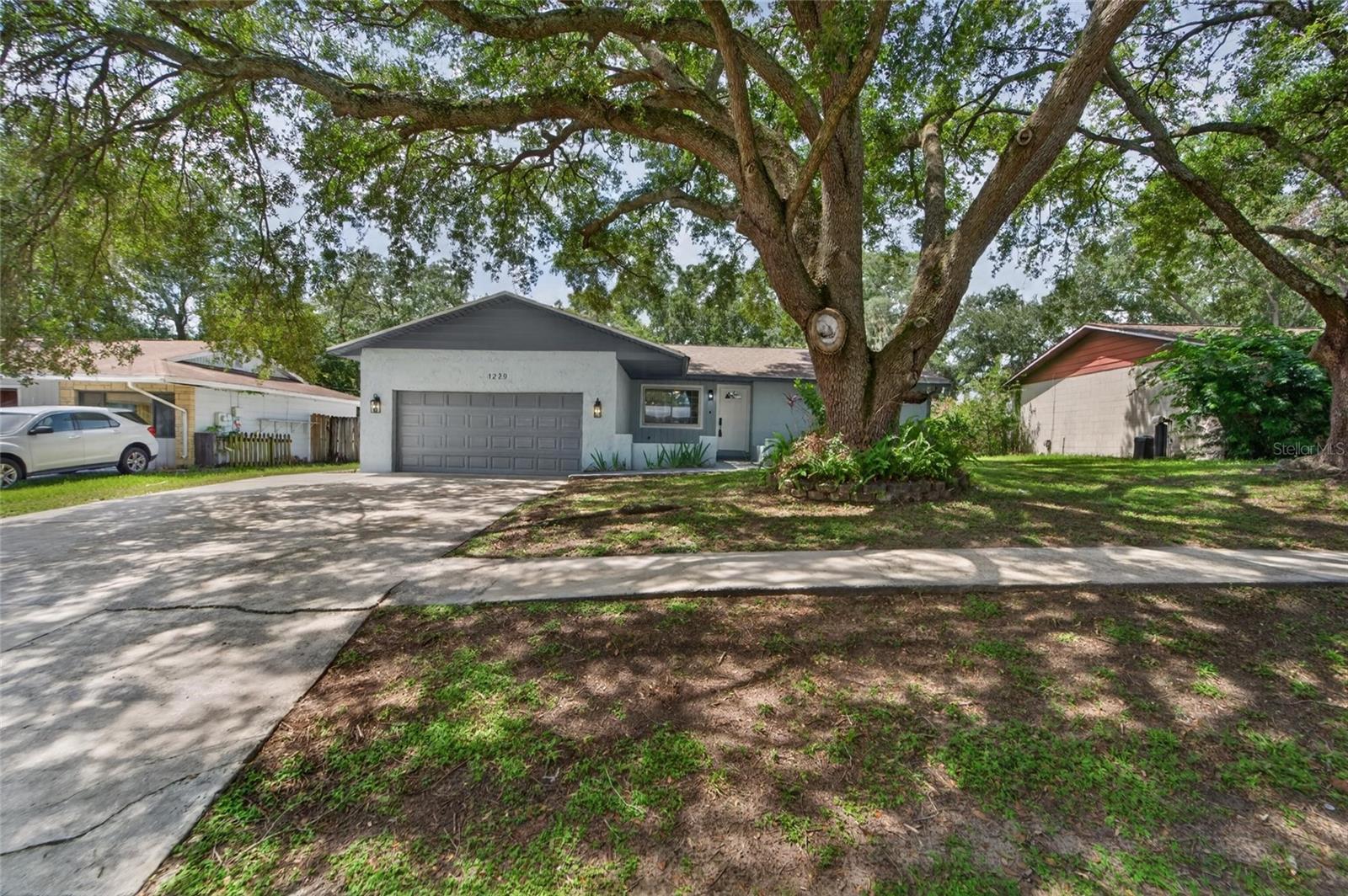 1229 Oak Valley Dr Property Photo 4