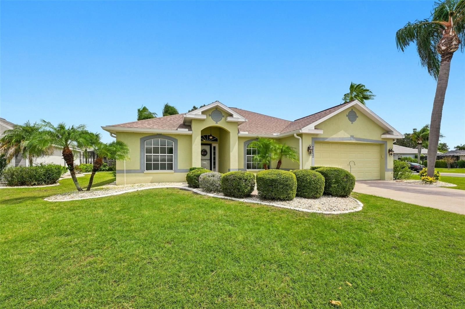 2242 W Del Webb Blvd Property Photo 2