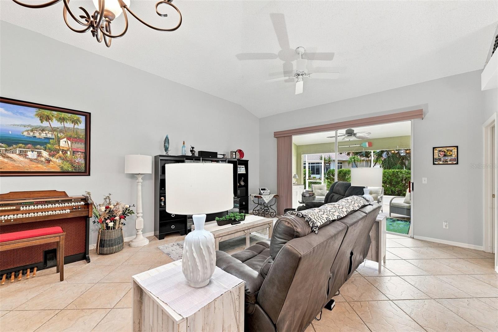 2242 W Del Webb Blvd Property Photo 10