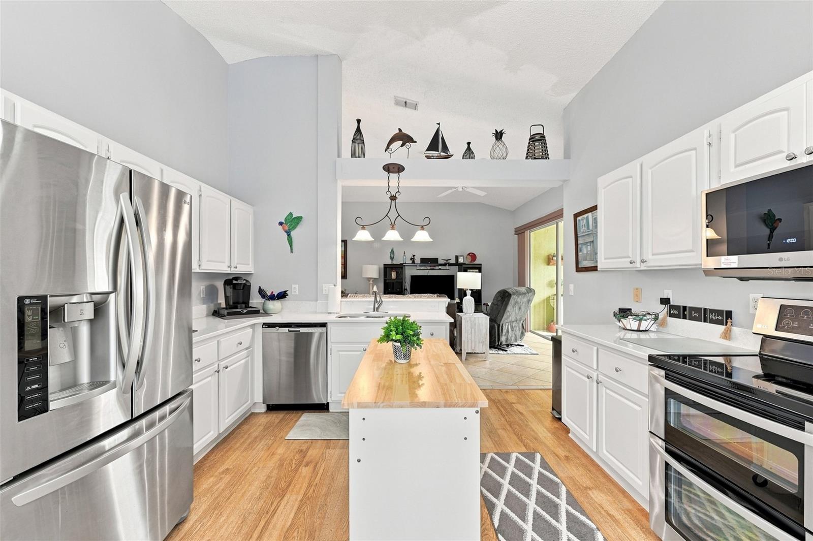 2242 W Del Webb Blvd Property Photo 12