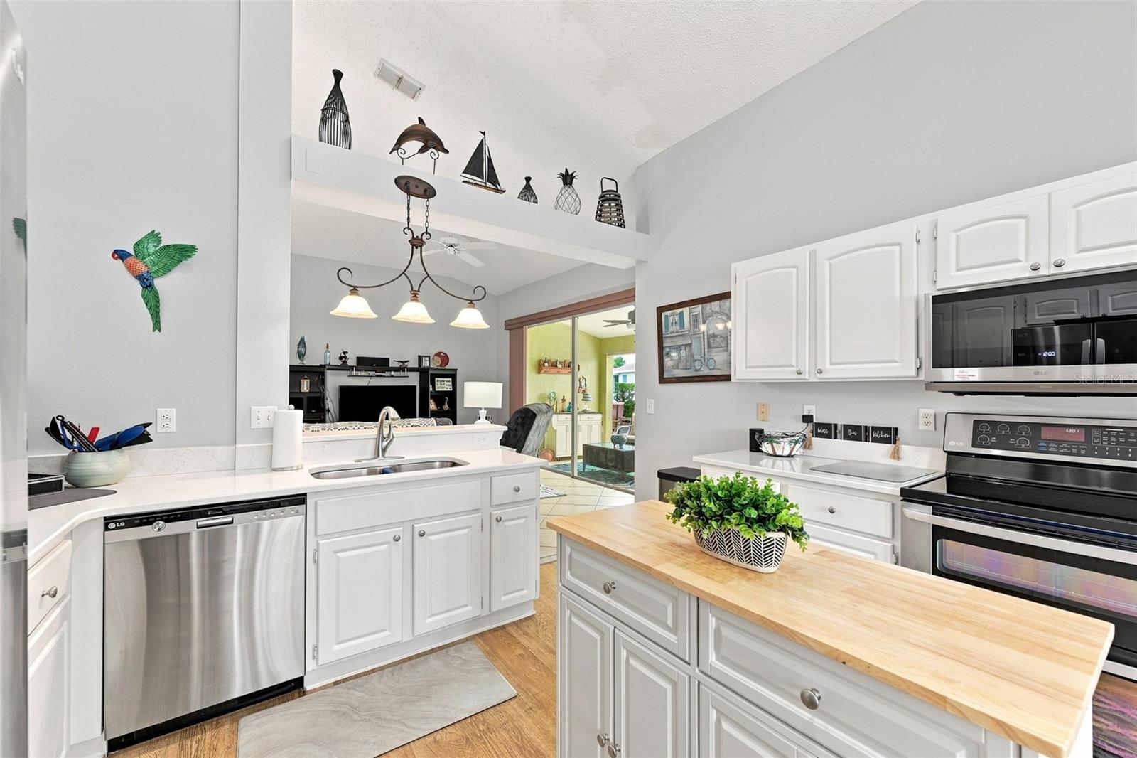 2242 W Del Webb Blvd Property Photo 13