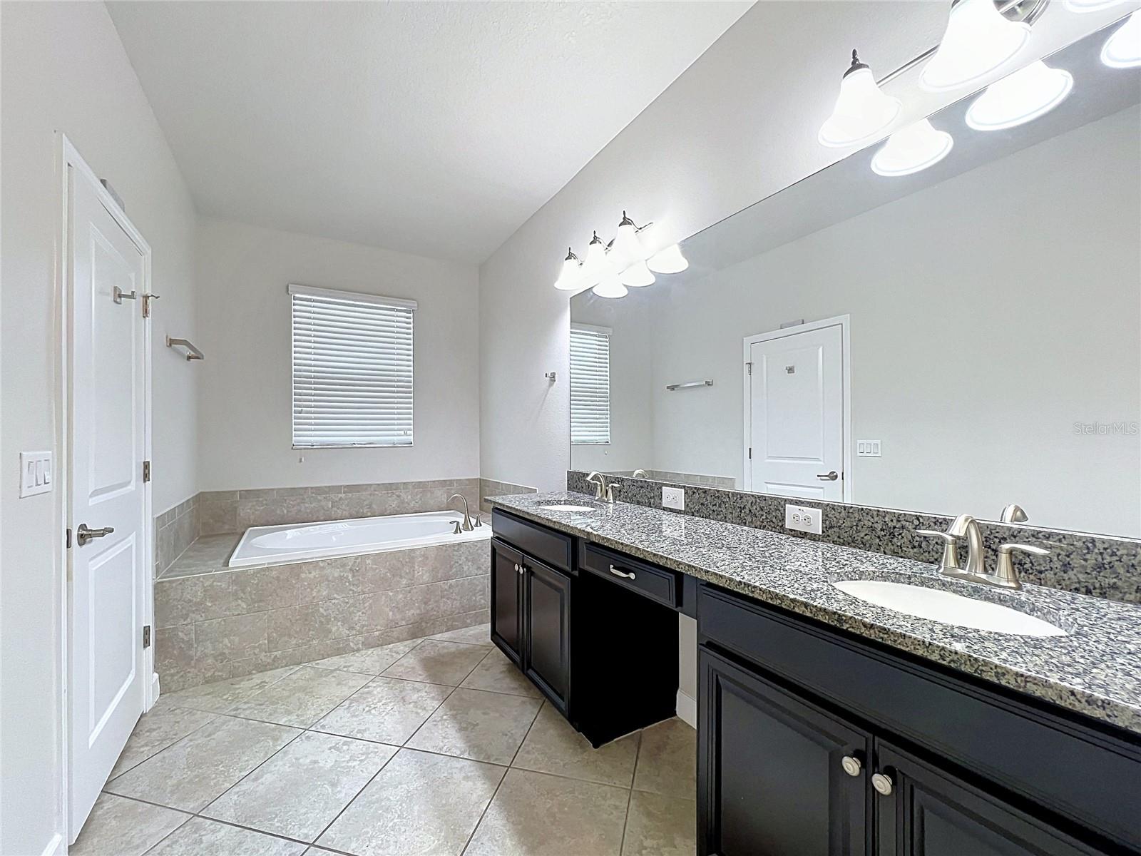 3160 Calvano Dr Property Photo 21