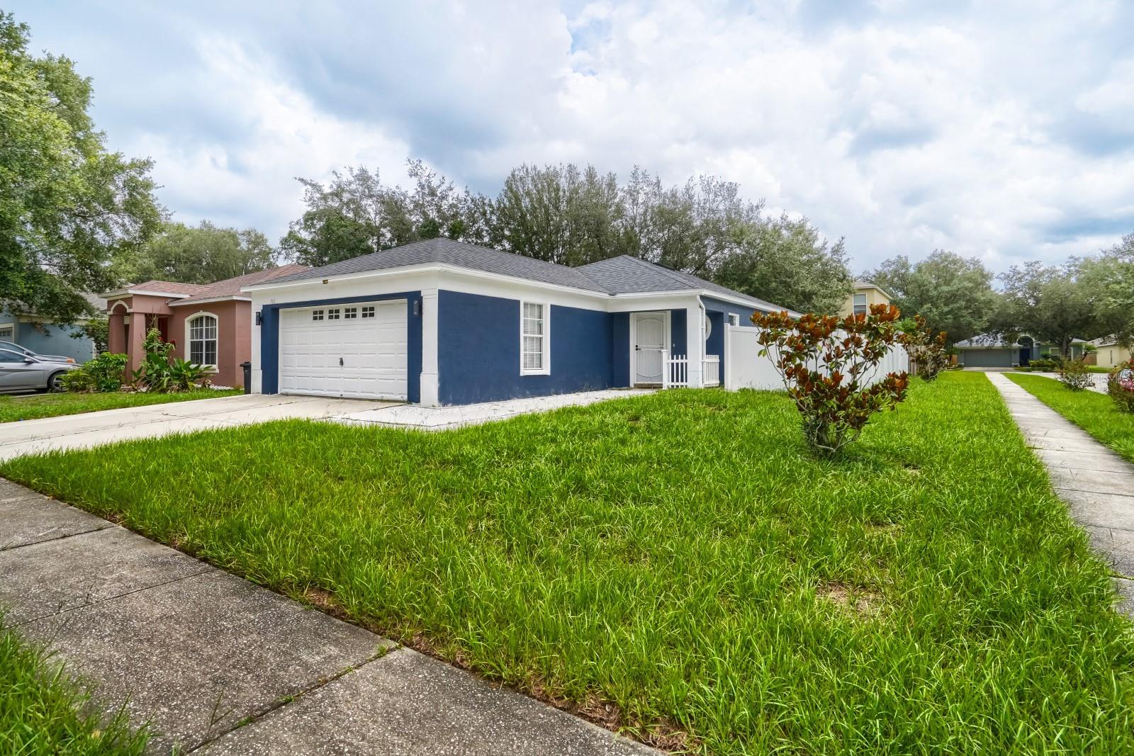 701 Periwinkle Pointe Pl Property Photo 2