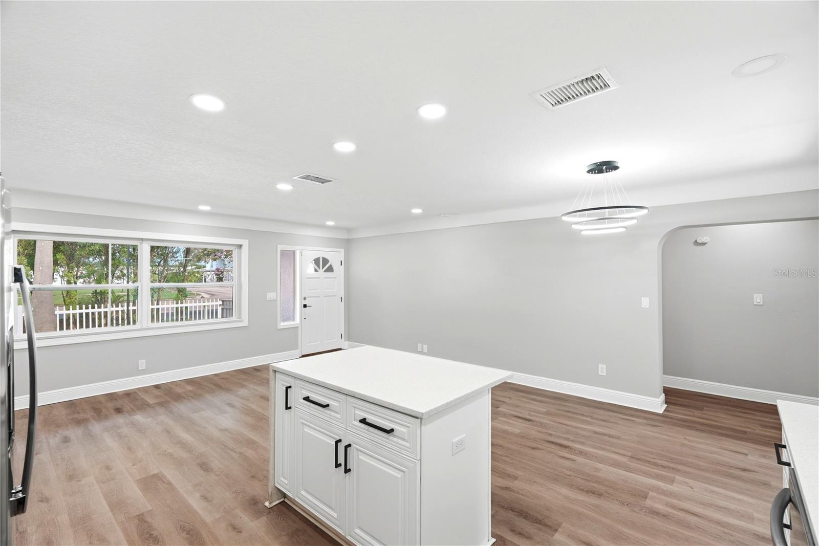 1628 S Highland Ave Property Photo 4